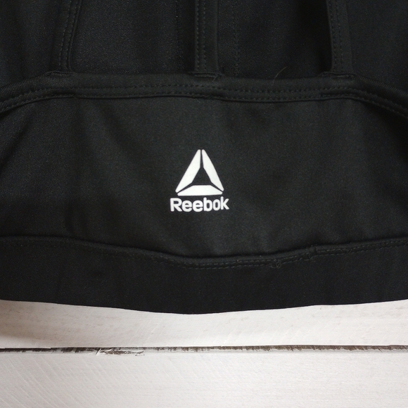 Reebok Burst Bra Size Medium with Medium Support Shiny Black Logo on Chest - Picture 5 of 7